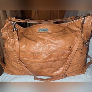 Tre Vero large travel crossbody bag.